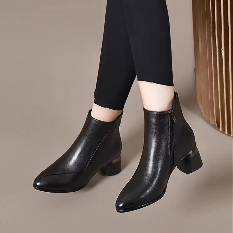 O1CN019uRWqt23hxPJtMfXE_!!880067288 Winter women's boots new thick heel pointed fashion boots - Image 1