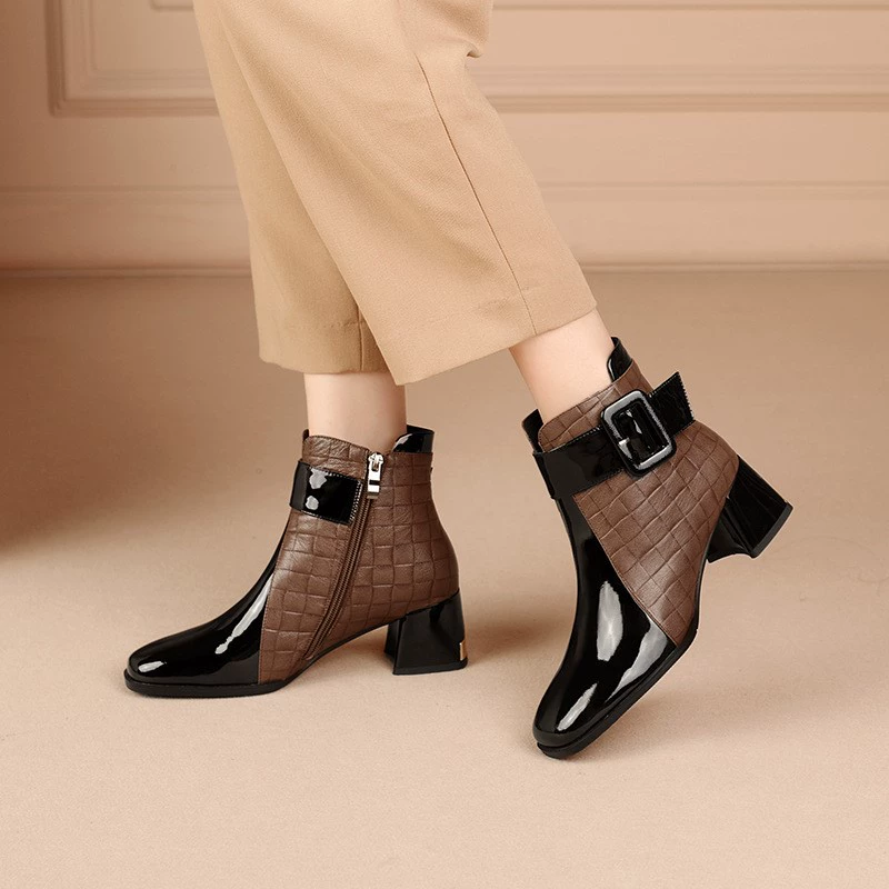 O1CN01Wz1WAS2FDWNBfw0aS_!!2077778846.jpg_ Fashion genuine leather Martin boots for women LA5654 - Image 1