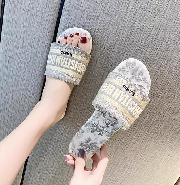 Screenshot 2024-12-13 173010 New slippers for women LA2318 - Image 1