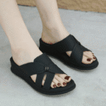 New 2025 spring and summer sandals for women cross-border large size casual light sweet thick-soled slippers - Image 5