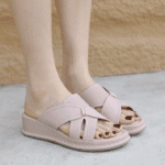 New 2025 spring and summer sandals for women cross-border large size casual light sweet thick-soled slippers