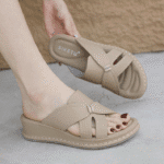 New 2025 spring and summer sandals for women cross-border large size casual light sweet thick-soled slippers - Image 3