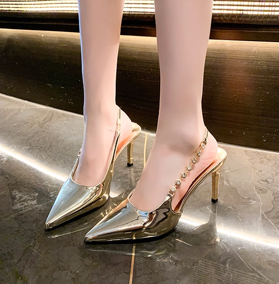 Screenshot 2025-09-27 174501 Pointed rhinestone high heels for women 2025 new summer design niche fairy style baotou chain shoes - Image 1