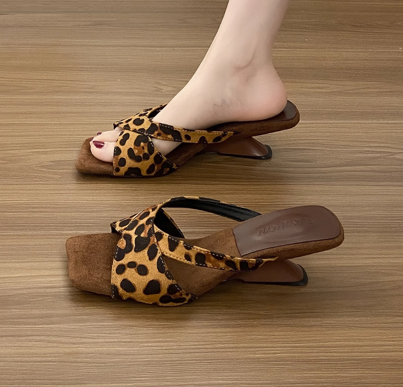 Screenshot 2025-10-15 180605 Design niche French retro Roman high heels wedge LA731 - Image 1
