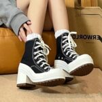 Women's platform high-top canvas shoes, ulzzang style, spring and autumn niche design, 2025 new summer white sneakers, trendy on Instagram.