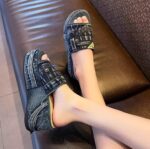 High-quality, stylish high-heeled women's flip-flops, retro denim slippers, new spring 2025 style, platform sole, suitable for outdoor wear. - Image 3