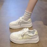 Women's platform white sneakers, 2025 new style, summer and autumn, Korean style, breathable, versatile, student sports casual sneakers.