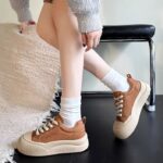 Women's platform training shoes, 2025 new autumn hot-selling retro height-increasing board shoes, versatile casual sports shoes. - Image 8