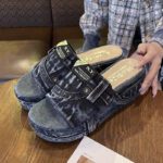 High-quality, stylish high-heeled women's flip-flops, retro denim slippers, new spring 2025 style, platform sole, suitable for outdoor wear. - Image 6