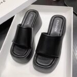 Korean style minimalist platform wedge sandals for women, 2025 summer new style, high-end niche casual beach shoes. - Image 5