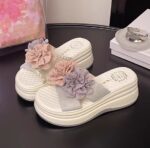 Trendy pearl flower slippers for women, perfect for summer wear, 2025 new style, super popular platform sandals to pair with skirts, beach sandals. - Image 7
