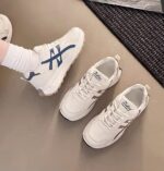 2025 Autumn New Korean Style White Sneakers for Women - Versatile Thick-Soled Lightweight Soft-Soled Sneakers - Stylish, Comfortable - Image 7