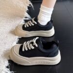 Women's platform training shoes, 2025 new autumn hot-selling retro height-increasing board shoes, versatile casual sports shoes. - Image 5