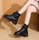 British style motorcycle black platform lace-up Martin boots, new autumn/winter 2025 style, fleece-lined, sweet and cool belt buckle ankle boots. - Image 2