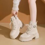 British style motorcycle black platform lace-up Martin boots, new autumn/winter 2025 style, fleece-lined, sweet and cool belt buckle ankle boots.