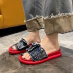 Korean style denim strappy sandals for women, perfect for summer 2025, versatile, fashionable, thick-soled, casual beach sandals.