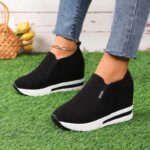 Black wedge heel women's shoes, 2025 spring and autumn new style, round toe, waterproof platform, lightweight slip-on shoes. - Image 2