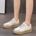 Women's 2025 Autumn New Style Student Skate Shoes with a "Stepping on Poop" Feel - Thick Sole, Comfortable Casual Sports Shoes - Image 7