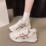 2025 Autumn New Korean Style White Sneakers for Women - Versatile Thick-Soled Lightweight Soft-Soled Sneakers - Stylish, Comfortable - Image 2