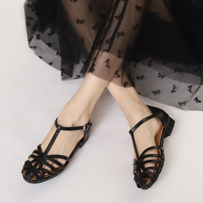 O1CN010halLu1zmlGxk6klS_!!2208329406757-0-cib Vintage Woven Sandals with Toe Women's Flat Pig Cage Shoes Summer Chick Heeled Hollow Out Roman Shoes - Image 1