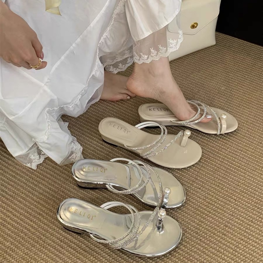 O1CN01sPRzdG1gAJOxXbWES_!!2215398494101-0-cib Elegance in Every Step - Image 1